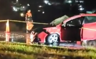 Una persona murió después de volcarse con la unidad que conducía en la carretera federal Salamanca- Valle de Santiago.