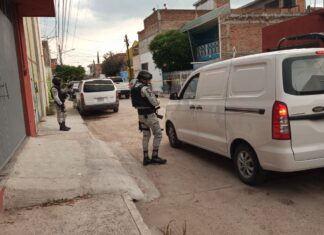 Un hombre de la tercera edad falleció al incendiarse el inmueble donde vivía en la colonia Tres Guerras, en Celaya.