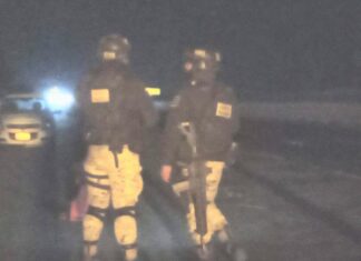 Localizan un cuerpo sin vida, semidesnudo y con visibles huellas de violencia en el libramiento Norponiente, en Celaya.