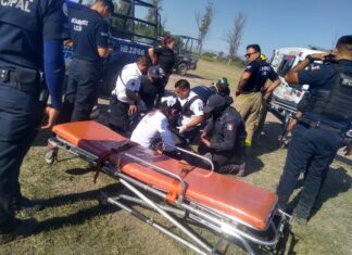 Tres policías de León resultaron lesionados de después de volver la unidad en la que participaban en prácticas de manejo.