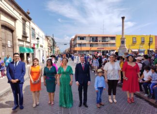 Se realiza desfile por aniversario de la lucha por la Independencia de México en Salvatierra.