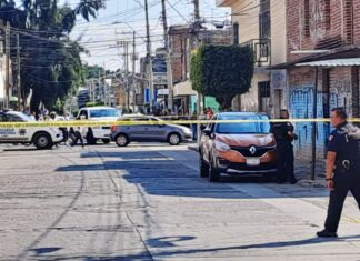 Ejecutan al «Jarocho», viajaba abordo de un vehículo cuando fue agredido a balazos en la colonia El Retiro, en León.