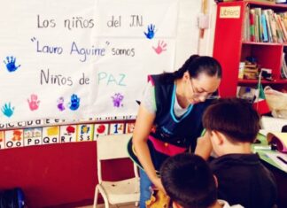 Ulises Orozco Ruiz, titular de la Dirección Transversal para la Convivencia y Cultura de la Paz de la Secretaría de Educación de Guanajuato, presentó el tema » 100 Sueños en Movimiento».