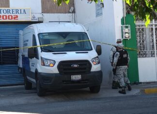 Ejecutan a abogado en el barrio de SANTIAGUITO en Celaya, la tarde de este jueves.