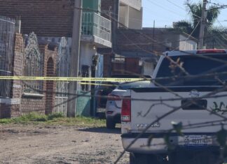 Cuatro personas, tres hombres y una mujer fueron asesinados a balazos en la colonia Constitución de Apatzingán en Irapuato en las primeras horas de está mañana.