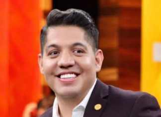 Emmanuel Reyes Carmona, Diputado Federal, se quedó como «Novia de Rancho» ; vestido y alborotado, ya se hacía con la candidatura a la Senaduría por Guanajuato.