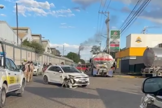 Un hombre que viajaba abordo de un vehículo compacto sobre la Avenida Faja de Oro en la colonia Obrera, fue asesinado a balazos la tarde de este miércoles.