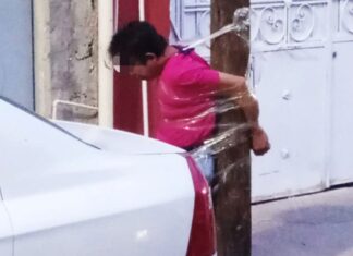 Vecinos de la colonia El Coecillo detuvieron y amarraron a un sujeto que momentos antes robo el celular a una señora.