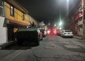 Una pareja de comerciantes fueron asesinados a balazos al llegar a su domicilio en el Barrio de la Resurrección, en Celaya.