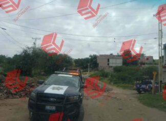 Localizan el cuerpo sin vida de una mujer en un lote baldío de la colonia San Juan en Valle de Santiago.