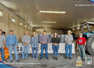 Autoridades municipales y estatales entregaron el programa «Mi Ganado Productivo» en Santiago Maravatío.