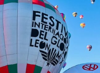 FIG LEON VUELA EN EL CIELO DE NUEVO MÉXICO