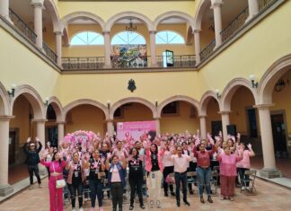 Unidos contra el cáncer de mama en Salvatierra.