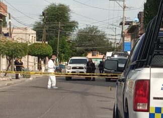 Una pareja fue asesinada a balazos al interior de una barbería en la colonia Ejidal en Celaya, la tarde de este viernes.