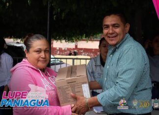 Autoridades municipales de Santiago Maravatío, entregaron despensas en la comunidad de Ojo de Agua de la Yerbabuena.
