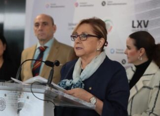 Malú Micher hace berrinche, renuncia a MORENA en plena sesión del senado y luego se arrepiente.