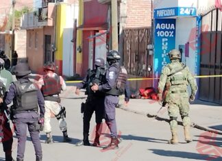 Un joven fue asesinado a balazos en la calle Insurgentes de la colonia El Socorro, en Valle de Santiago, la tarde de este lunes.
