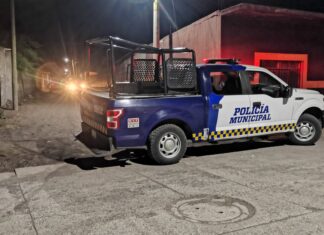 Localizan el cuerpo sin vida y con visibles huellas de violencia en la plaza cívica de la comunidad de Tinaja de Pastores en YURIRIA.