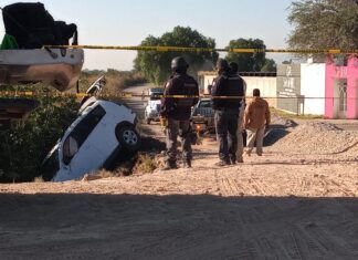 Volcadura en San Juan de la Vega en Celaya, dejo un saldo de dos personas fallecidas.
