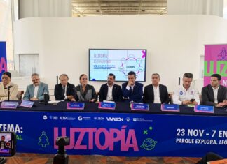 Festival de luces navideñas más grande de México en el Parque Explora de León, Guanajuato.