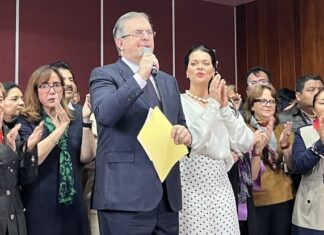 Marcelo Ebrard se queda en Morena y reconoce finalmente triunfo de Sheinbaum.