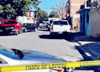 Personal de la AIC de la Fiscalía Estatal, fueron recibidos a baazos cuando cumplimentaban una orden de aprehensión contra una pareja en Irapuato