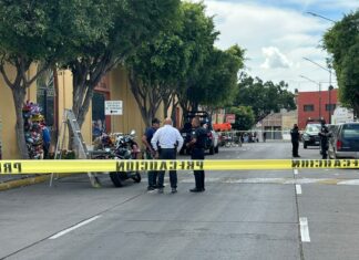 Un hombre, vendedor de flores fue atacado a balazos a las afueras del panteón San Nicolás, en León.