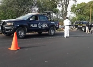 Localizan restos humanos de un cuerpo desmembrado en Valle de Santiago, envueltos en una lona.