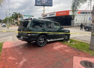Un hombre fue atacado a balazos al interior del vehículo que conducia en Purisima del Rincón