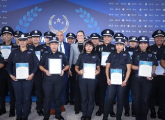RECONOCE GUANAJUATO A 57 POLICÍAS LEONESES