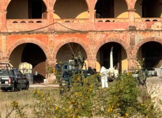 Por segundo día consecutivo el gobernador del estado se niega a hablar sobre la masacre de Salvatierra.
