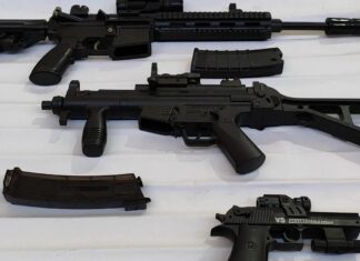 Decomisan replicas de arma de fuego en comercios de juguetes en Celaya.