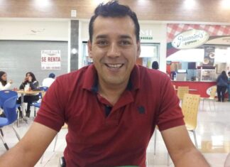 Agreden a balazos a bomberos cuando combatía incendio de vehículos en Celaya.