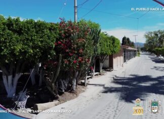 Continúa la construcción de banquetas en la comunidad de Hermosillo, en Santiago Maravatío.