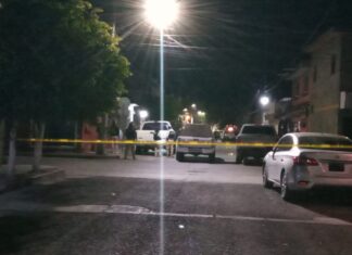 Un hombre muerto y una mujer lesionada grave, fue el saldo de un ataque armado en una vivienda de la colonia Santa María,en Celaya.