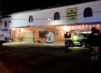 Tres hombres fueron asesinados a balazos al interior de un comedor en el libramiento carretero Valle de Santiago – Celaya, en Salamanca.