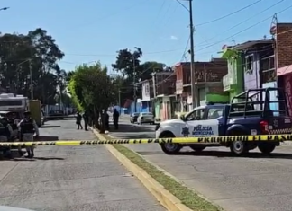 Un joven fue asesinado a balazos al salir de su domicilio en la colonia Guanajuato, en Salamanca.