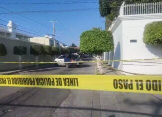 Una persona fue atacada a balazos en su domicilio en la calle 20 de Noviembre en Celaya.
