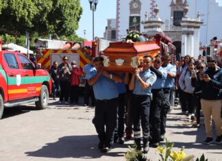 Dan último adiós a Daniel Galindo Sánchez, Bombero de Apaseo el Grande