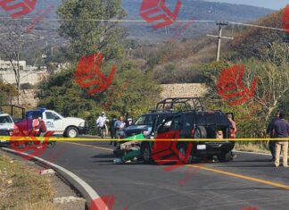 Taxista muere después de impactar su unidad con otro vehículo en el Libramiento San Miguel en Moroleon.