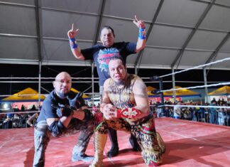 Triunfa la lucha libre en la Feria de la Candelaria en Salvatierra.