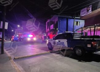 Atacan a balazos a un policía en Yuriria; recibió al menos seis impactos de arma de fuego.