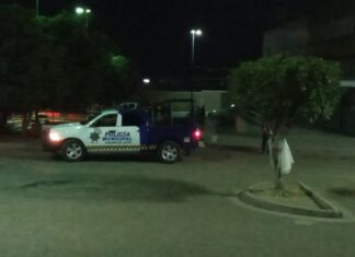 Atacan a policías municipales cuando realizaban sus funciones en Apaseo el Alto.