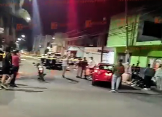 Un joven motociclista murió después de que fue arrollado por un auto en la esquina de Aldama y Cazadora en Salamanca.