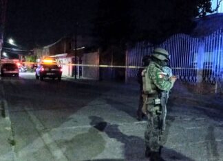 Una persona del sexo masculino fue asesinado a balazos en la colonia Insurgentes en Celaya.