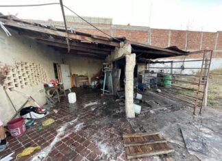 Bomberos de Purísima del Rincón, atendieron un incendio en un taller de sombreros en la zona centro de Purísima del Rincón