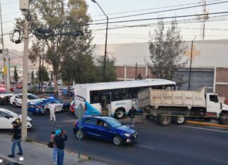 Choque entre autobús y una pipa dejo un saldo de más de 20 lesionados en León.