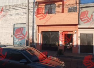 Una mujer fue atacada a balazos al salir de su domicilio en la colonia Miravalle, en Valle de Santiago.