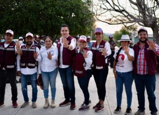 Israel Mosqueda Gasca, candidato de MORENA a la presidencia municipal de Valle de Santiago, presento a los integrantes de su planilla.