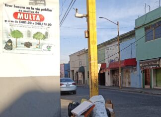 Calles del primer cuadro de la ciudad de Valle de Santiago invadidas de basura.